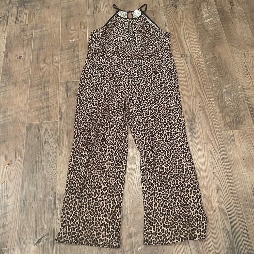 WOMAN’S Cheetah Print Jumpsuit Size 2X